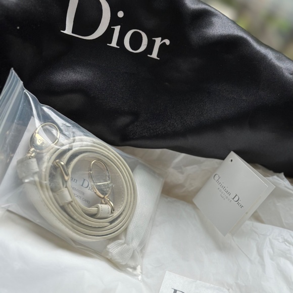 Christian Dior - Picture 8 of 10